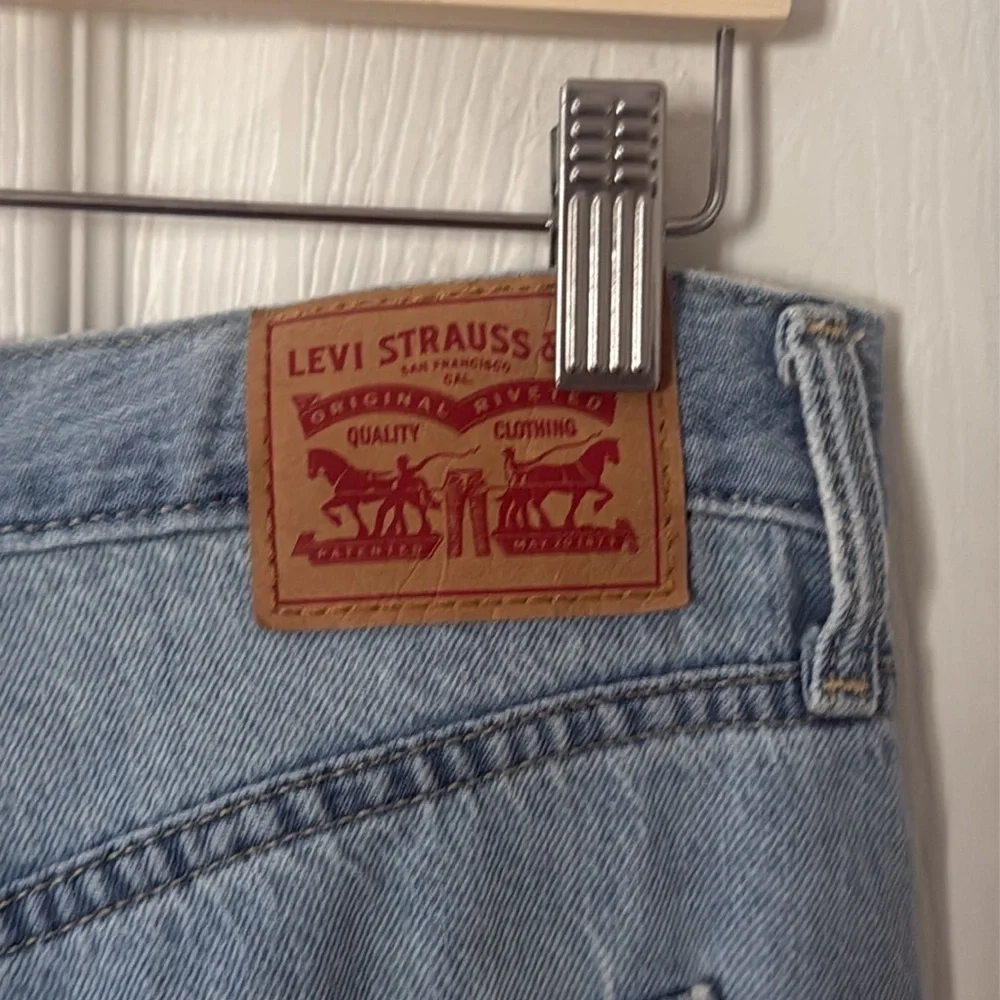 Levi’s high waisted super soft jeans size 28 straight